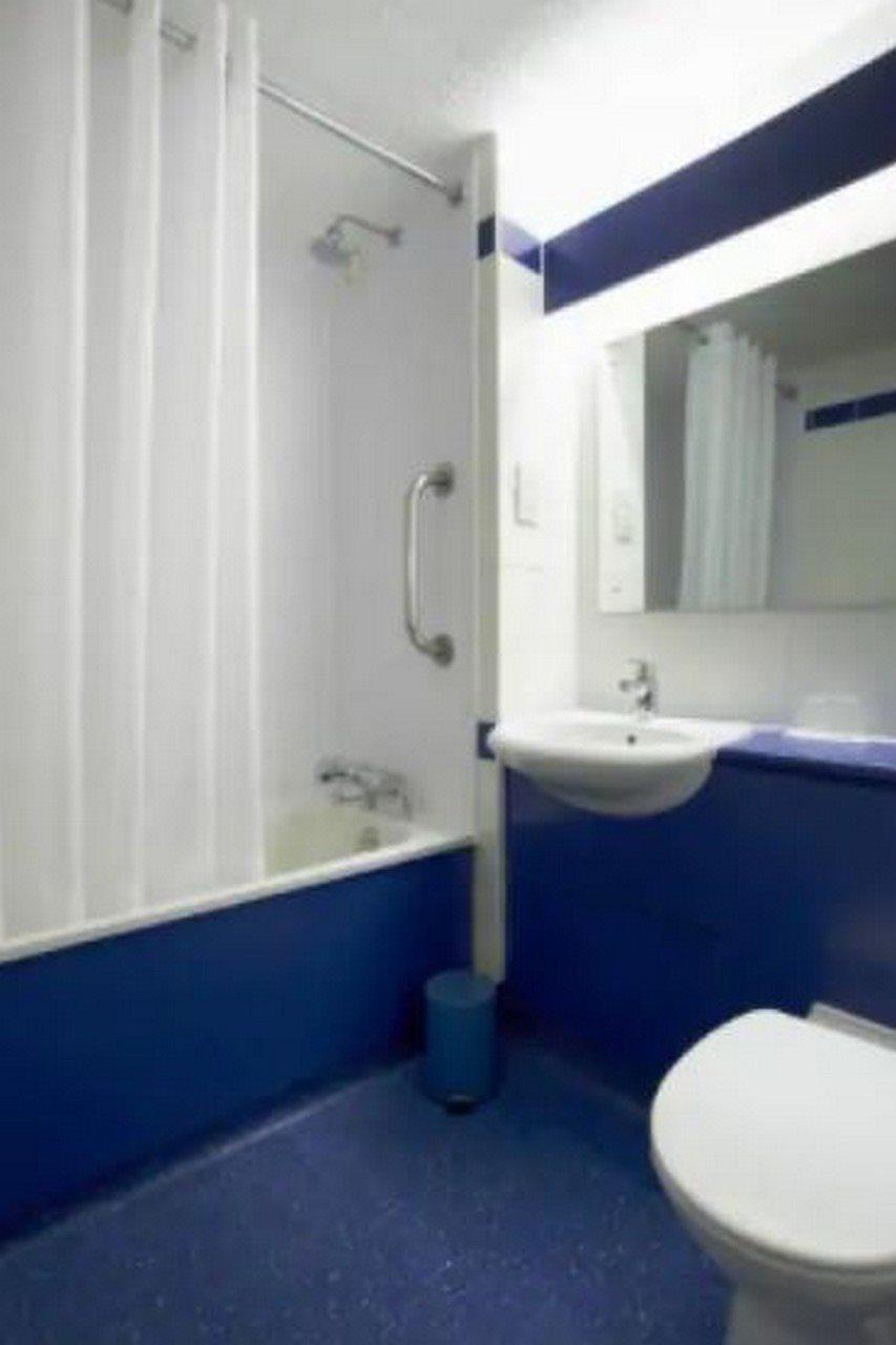 Travelodge London Park Royal מראה חיצוני תמונה